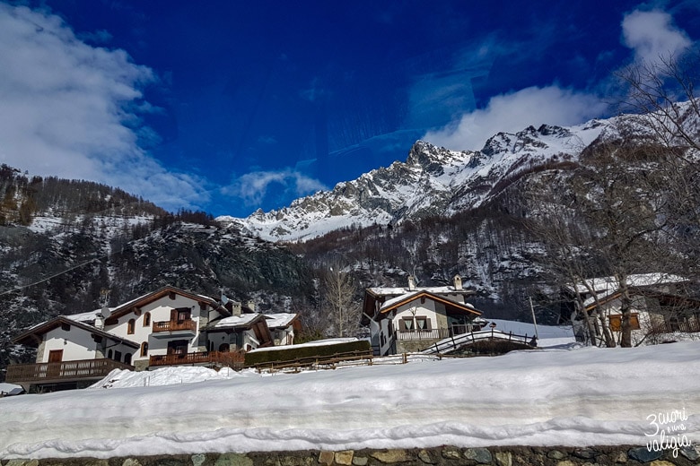 Casette sulla strada per Ollomont - Aosta