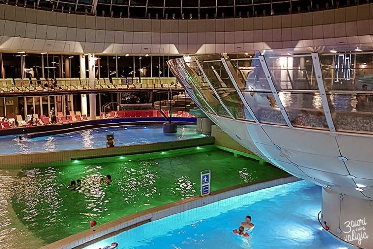 Terme di Lasko con bambini, piscine illuminate